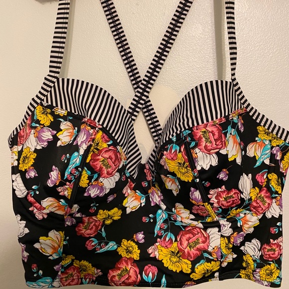 Torrid Sz 3 high waisted bikini